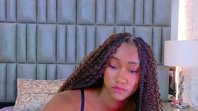 TylaWest live cam on StripChat