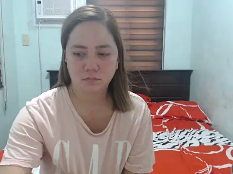Hello_Kiffy69 live cam on StripChat