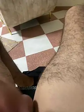LinearKey22 live cam on StripChat
