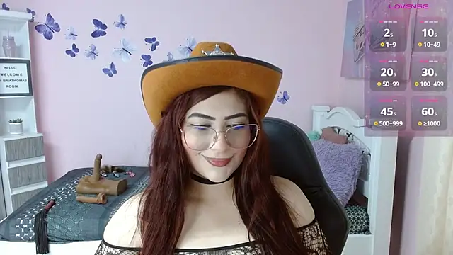 BRIATHOMAS live cam on StripChat