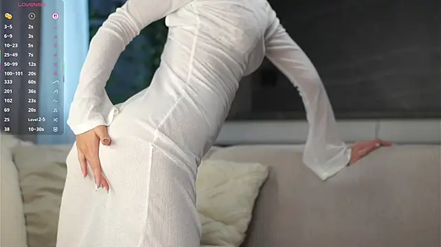 UlrikeStillwell live cam on StripChat