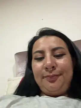Abril_Luv live cam on StripChat