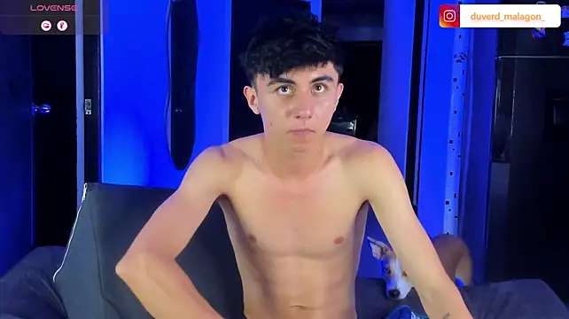 Demian_cute18 live cam on StripChat