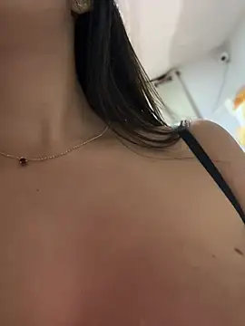MiaJones21