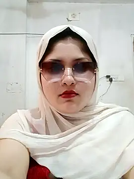 Nusrat-N live cam on StripChat