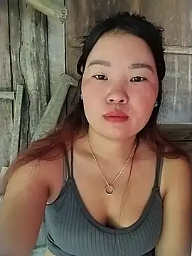 lylylove live cam on StripChat