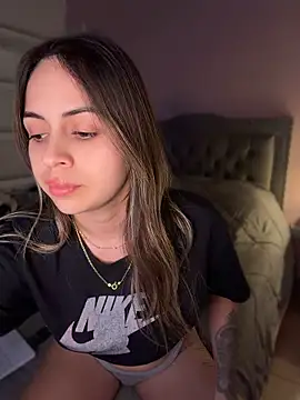 selina-sky live cam on StripChat