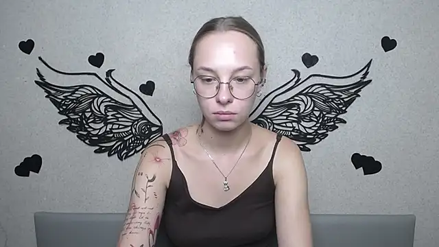 SteshaGlass live cam on StripChat