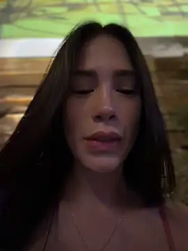 _Valentinaa_ live cam on StripChat
