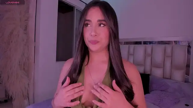 Sussy_Bell01 live cam on StripChat
