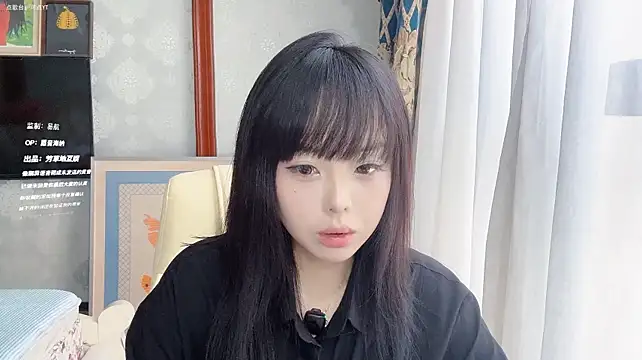LongLongQueen live cam on StripChat