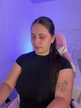 Ivonny_Goldie live cam on StripChat