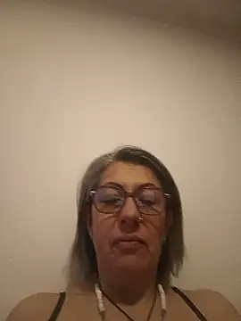 nocturnewhisper live cam on StripChat