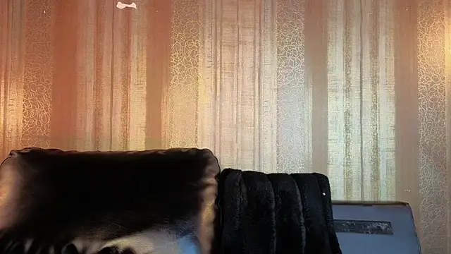 MishaKinki webcam