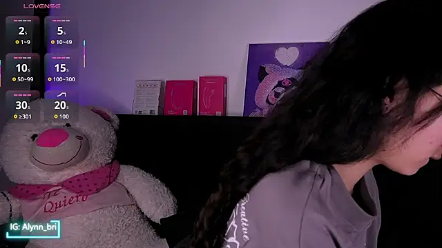 Pinksnake live cam on StripChat