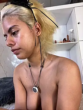 Eva_Feller69