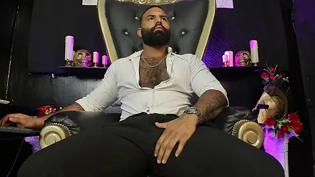 BeardAndrew live cam on StripChat