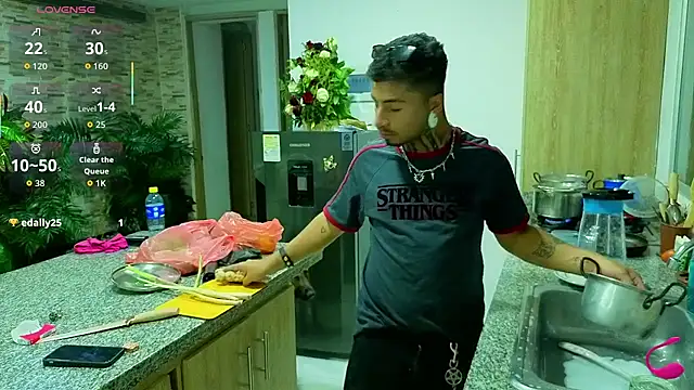 JuanCamiilo_66 live cam on StripChat