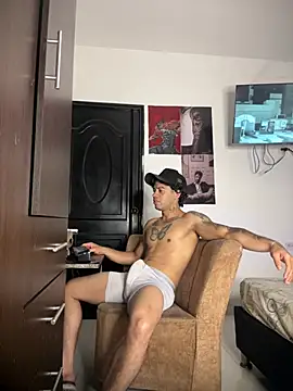 Kenny_romano live cam on StripChat