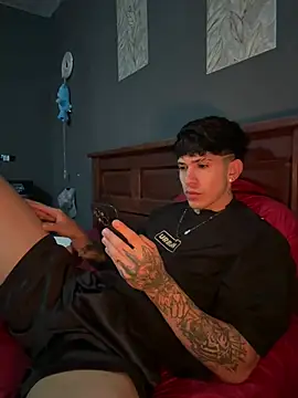 Owen_rave live cam on StripChat