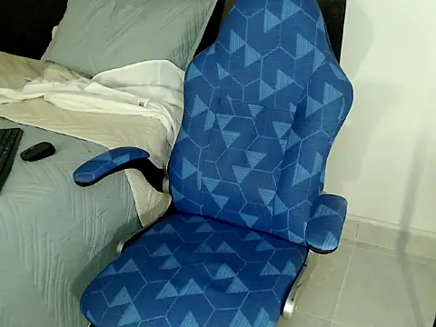 ThorTitan20 live cam on StripChat