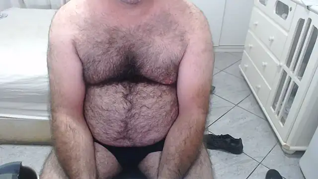 MysterBearMG live cam on StripChat