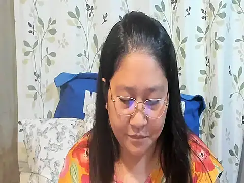 CHUBBY_ANGEL09 live cam on StripChat