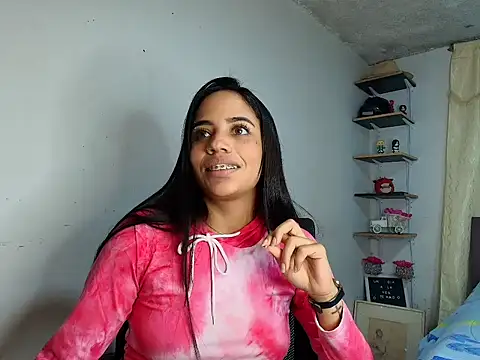 Hazel_pretty live cam on StripChat