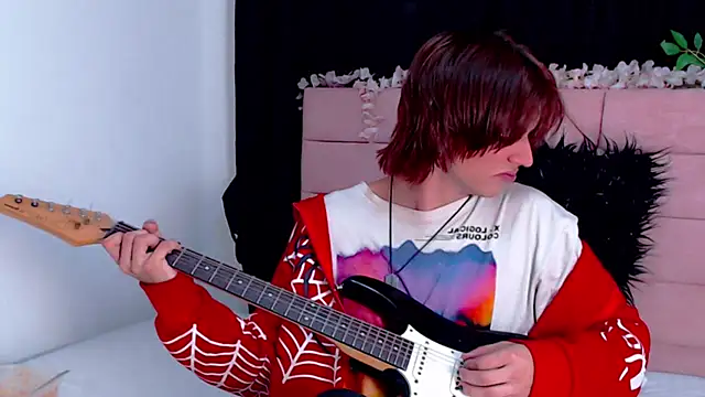 oli_dusk (M twink) - stroking happily my cock x15min