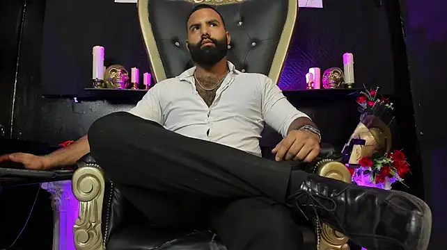 BeardAndrew live cam on StripChat