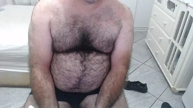 MysterBearMG live cam on StripChat