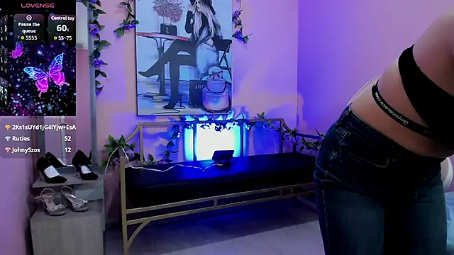 Irina_zafira live cam on StripChat