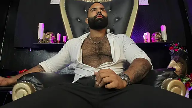 BeardAndrew live cam on StripChat