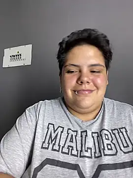 Hailey_Curvy live cam on StripChat