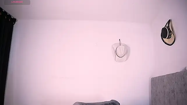 aydan_hw live cam on StripChat