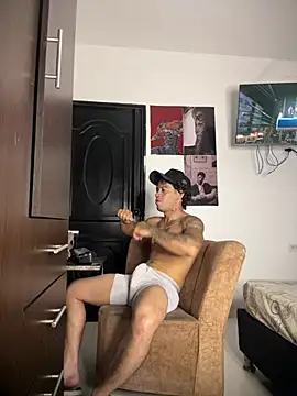 Kenny_romano live cam on StripChat