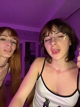 MikaScarlet live cam on StripChat