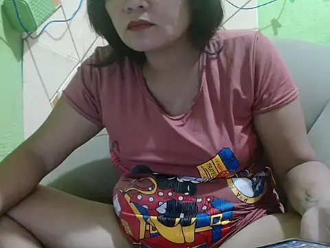 SweetsquirtingcuumAnaX live cam on StripChat