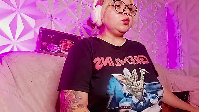 Satyn_doll live cam on StripChat