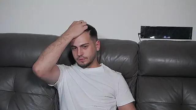 CrazyDom1 live cam on StripChat