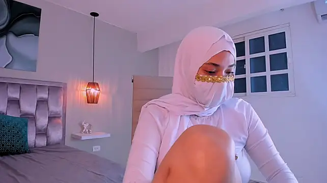 littlenoor (F young) - Show my pretty tits😍