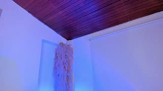 Amelie_Wine webcam