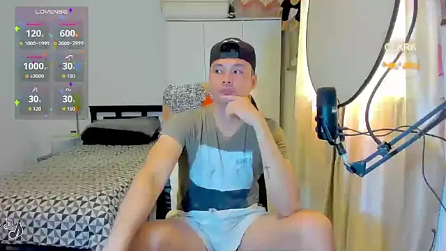 clarkdangerous (Ask my age) - Cum show