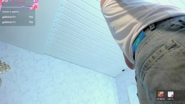 liam_twiink live cam on StripChat