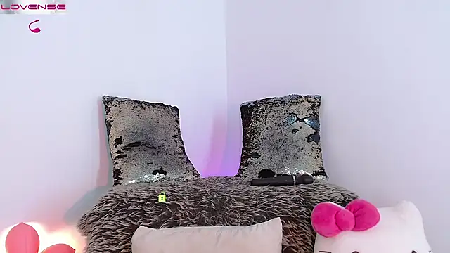 LauryMoons webcam
