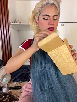 Eva_Feller69