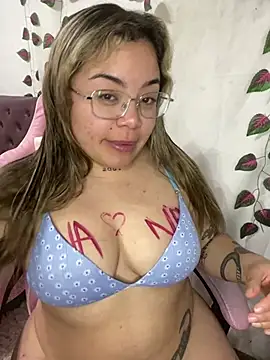 Lindalatina2001 live webcam