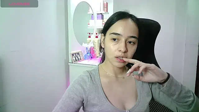 aineangeel live cam on StripChat