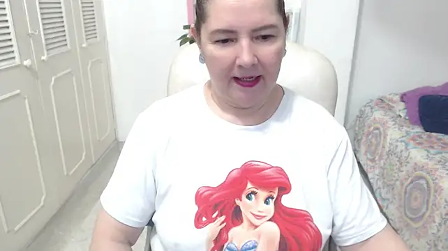 leonela_69 live cam on StripChat