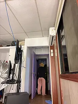 Eva_Feller69